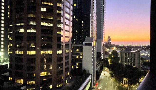 Mega Style Apartments Swanston Central