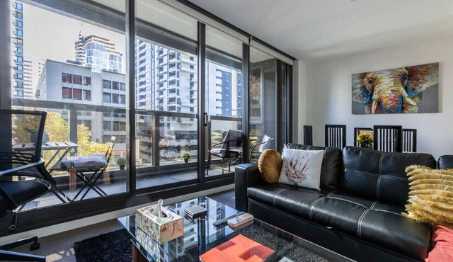 Melbourne CBD Luxury Views*WiFi*Netflix