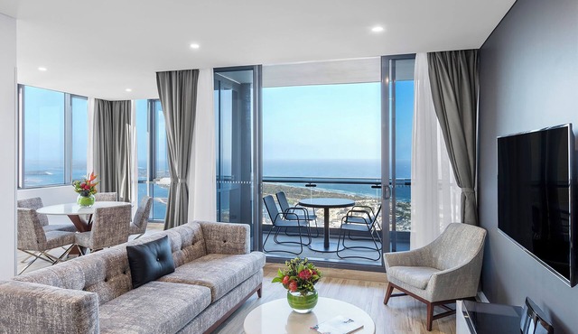 Meriton Suites Southport, Gold Coast