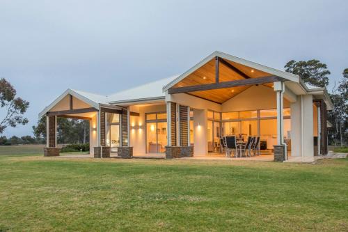 Metricup House - elegant country retreat
