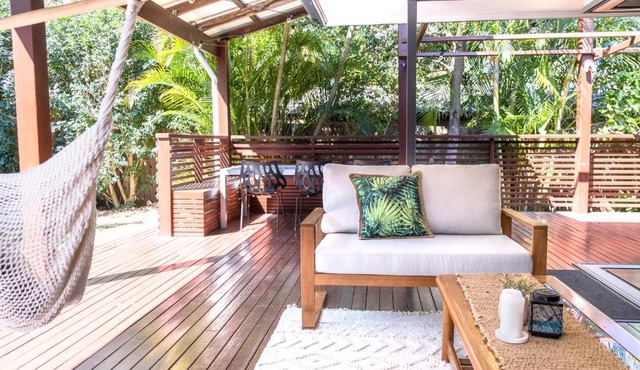 Mid-Century Modern Retro Beach House