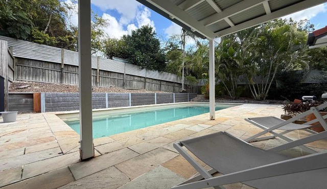 Midtown Oasis - Sleeps 9