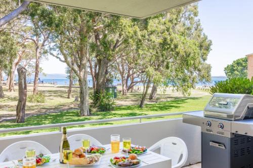 Mistral Court 2, 17 Mistral Close - little beach water views & Wifi