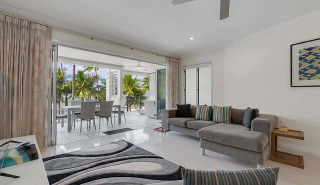 Mistral on Island Views—Pool Paradise on the Beach