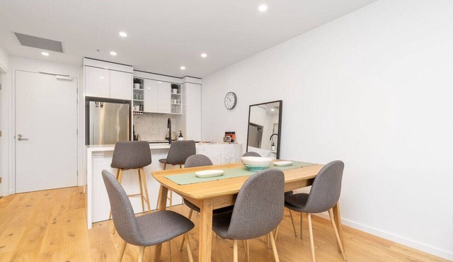 Modern 2BR Apartment in the Heart of the City in Canberra