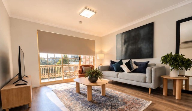 Modern 2BR Apartment/Parking in Griffith