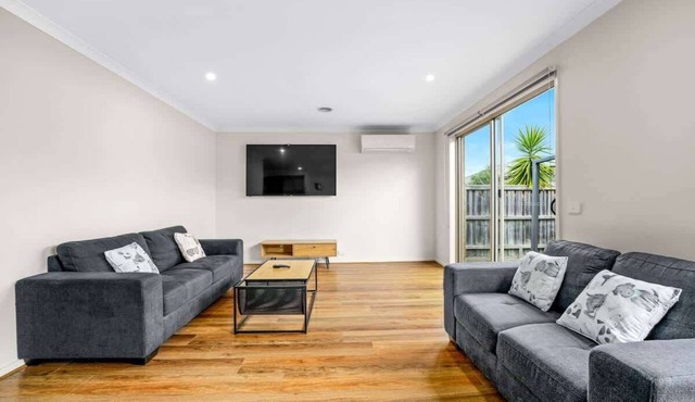 Modern 2BR Comfort in the Heart of Officer