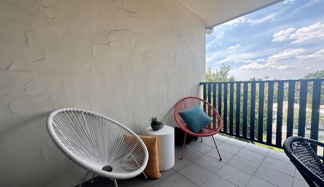Modern 2BR Retreat | 5 min to CBD + Free Parking