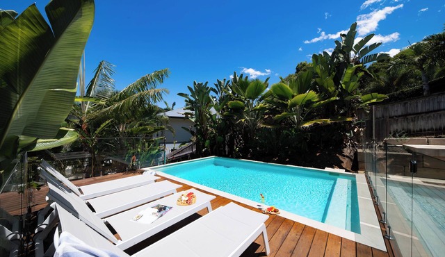 Modern 4 bedroom 3 bath home with private swimming pool