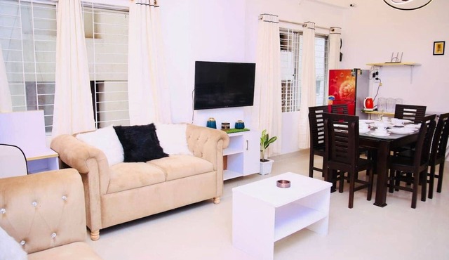 Modern 4BR Apt near Dhanmondi & Crescent Lake, Dhaka