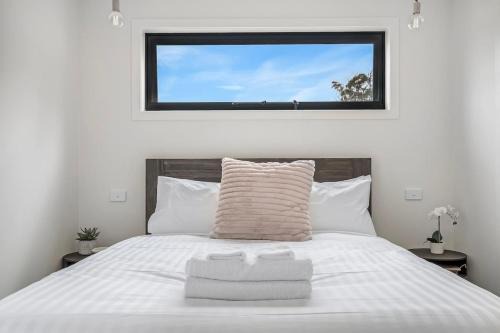 Modern and Scenic Valley Escape