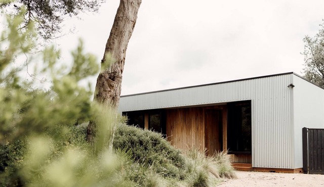 Modern Beach House - 150m to beach