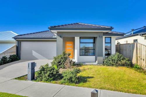 Modern Comforts in a Spacious 3BR Family Retreat