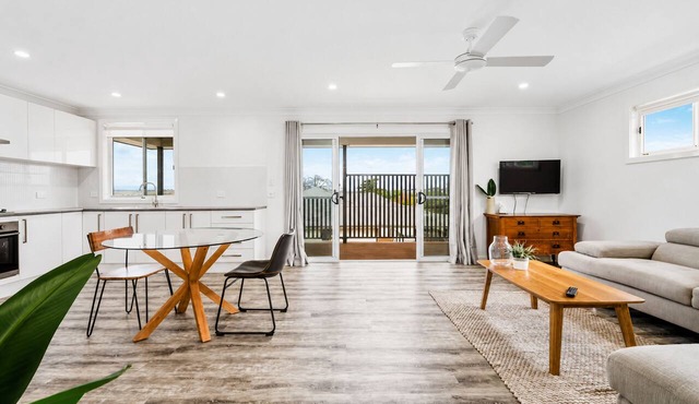 Modern designed flat & endless views over Bathurst in West Bathurst