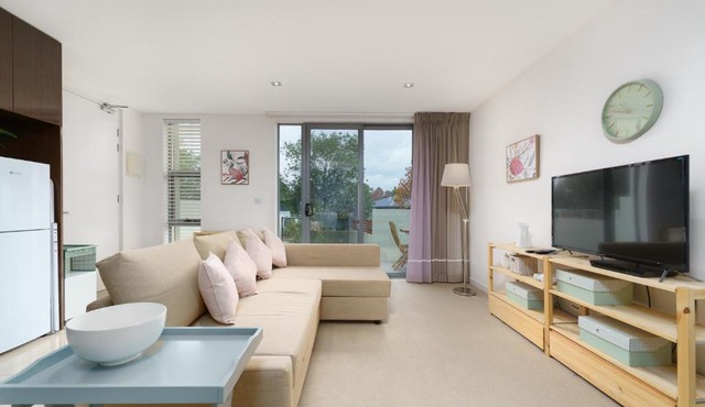 Modern Stay in Campbell Near Canberra Centre - Hosted by Canstay