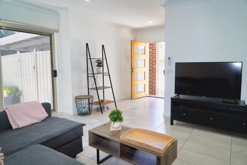 Modern style unit 2 Deer Park