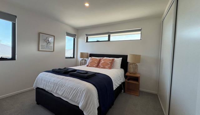Modern Villa. Walking distance to Beach, Bars & Restaurants