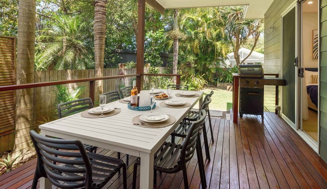 Moffat Beach Magic: Family and Pet Friendly Oasis