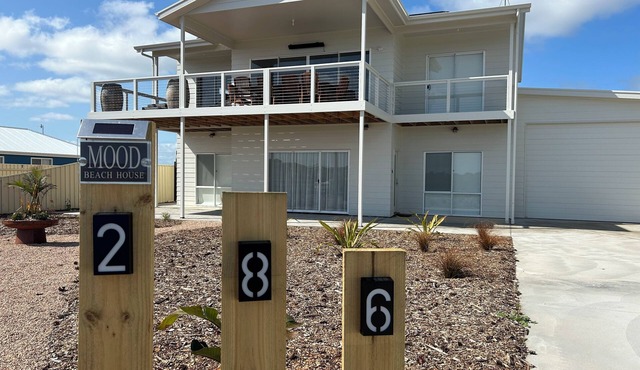 MOOD BEACH HOUSE