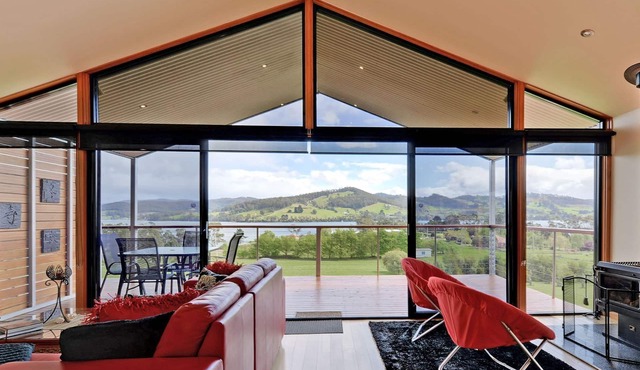Moon River Retreat - Panoramic water views