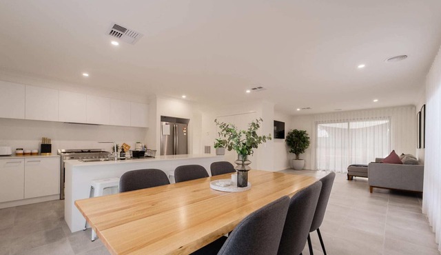 Moonta Haven our Modern 3 Bedroom Home in Bendigo in West Bendigo