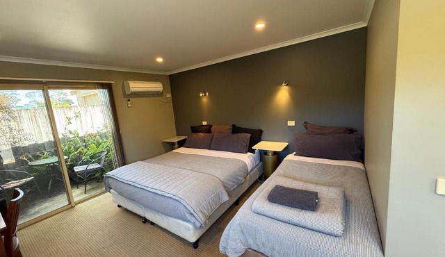 Motel Strahan