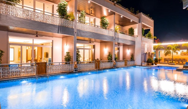 Mountain Creek by ELIVAAS Prive Pet-friendly 1 Luxe Room with Shared Pool and Gazebo
