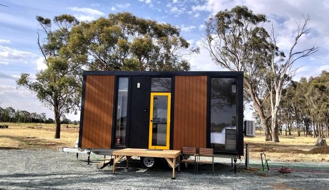 Nature Tiny House Getaway with Private Oasis Views in Girgarre, Australia in Girgarre