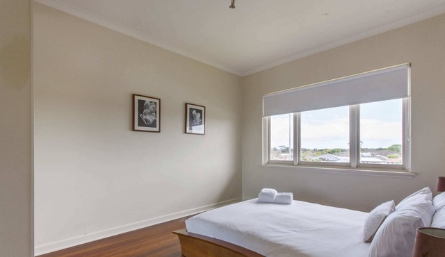 Neat 2 Bed 1 Bath Apartment in Applecross