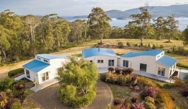 NewHaven, private retreat overlooking Dover Bay