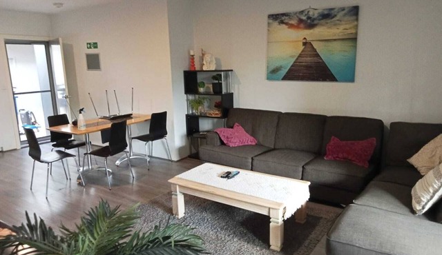 Nice 2 bedrooms and 1 bathroom apartment in the south east of the Perth City.