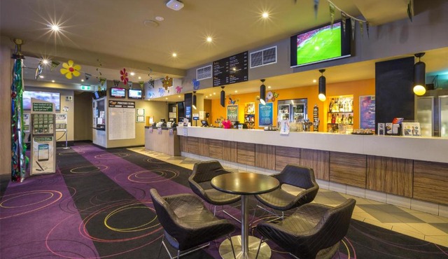 Nightcap at Glengala Hotel