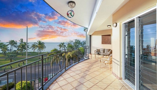 Nightcliff Foreshore: Seaview ~ Pool ~ Workspace