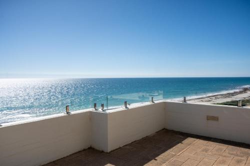 No.16 Penthouse Beach View Apartment Cottesloe