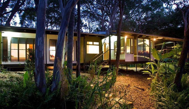 Noosa Deluxe Lakehouse (2 Bdrm) - Noosa's favourite lake retreat
