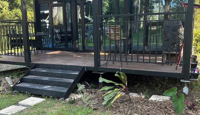 Noosa rural retreat. Private little unit 10 minutes to Hastings st