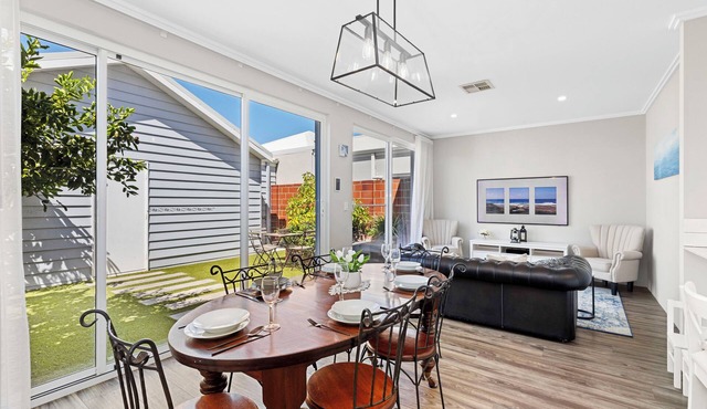 North Coogee Ocean View 3 bedroom 2 bath Townhouse perfect for your family & friends getaway.