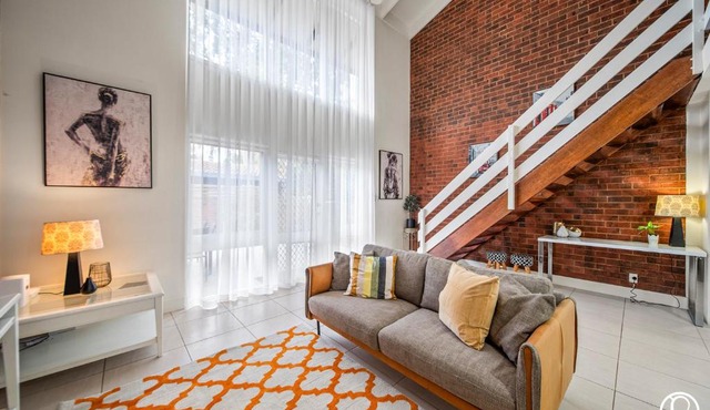 Norwood Urban Sanctuary Condo 2b1b free parking