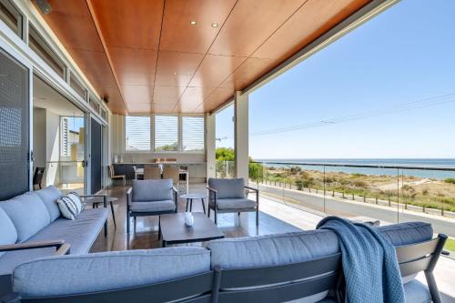 Number 10 I Private Properties