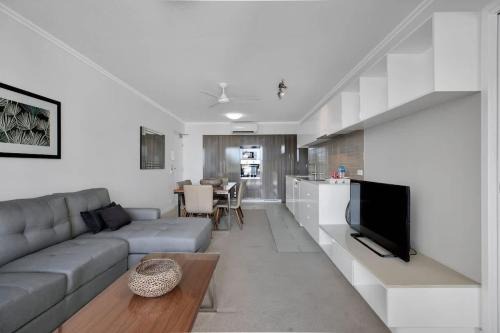 Oaks Carlyle - 2BR Executive Apt Near Mackay CBD