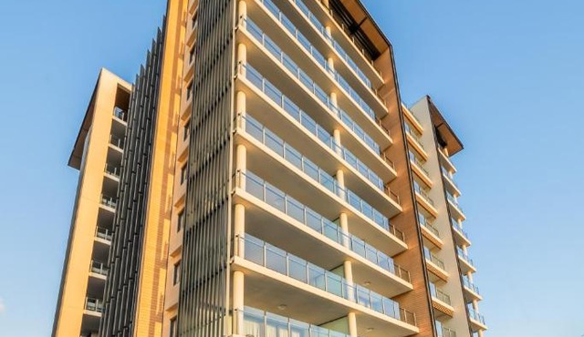 Oaks Redcliffe Mon Komo Suites
