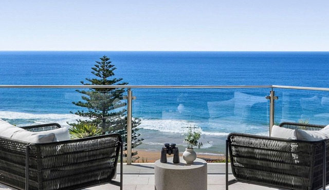 Ocean Lux - stunning views over Bungan Beach