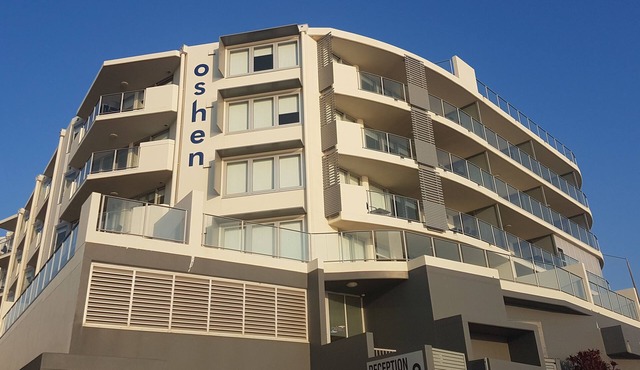 Ocean View 1 Bed Unit . King Bed with En suite Bathroom