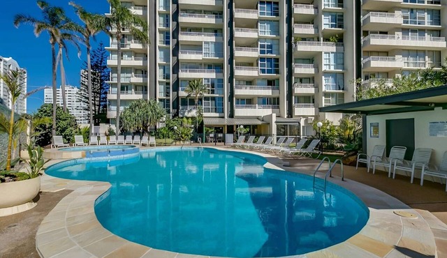 Ocean View 2-Bed with Pool, Tennis Court & BBQ