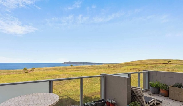 Ocean Views, 2 Bedroom Apartment