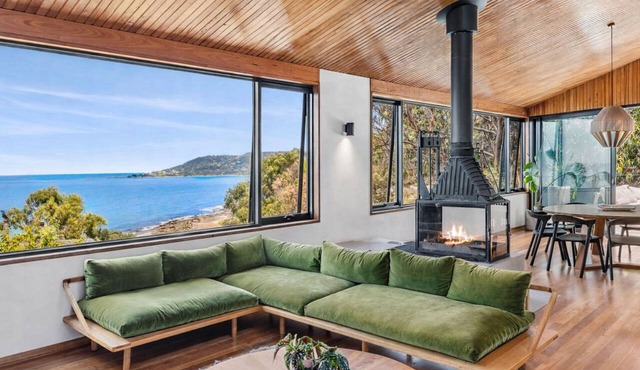 Ocean Winds Lorne - Spacious three-level coastal retreat