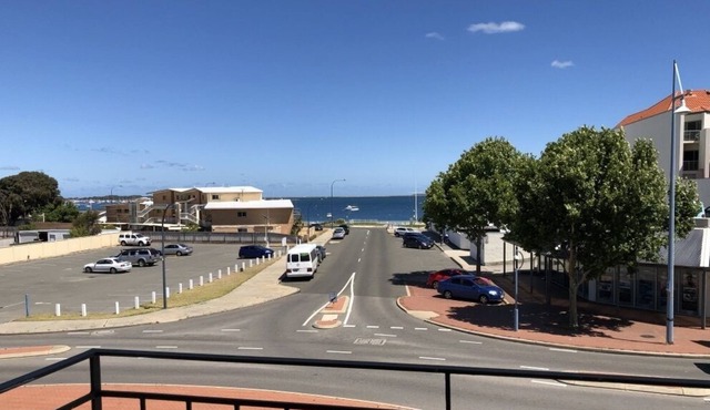 Oceanna 9 - Short Stay Apartment