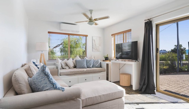Oceanview Lodge by Peppy Beach Retreats® (5 Adults), Lodge