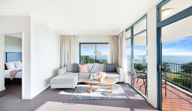 Oceanview Corner - Resort-like Living with Pool
