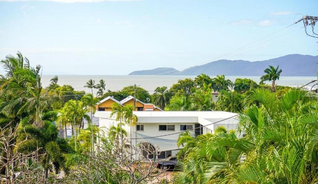 Oceanview Oasis in Belgian Gardens, Townsville